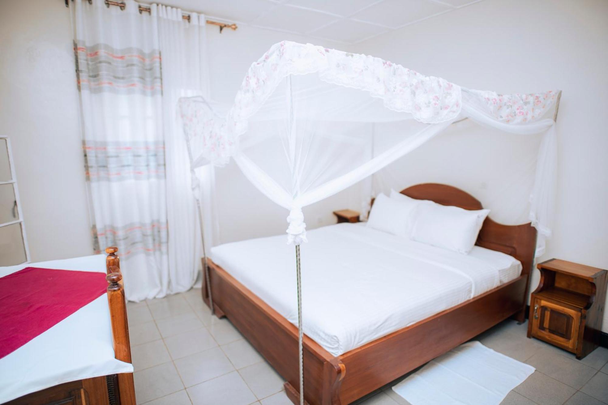 Peace Guest House Muhari エクステリア 写真
