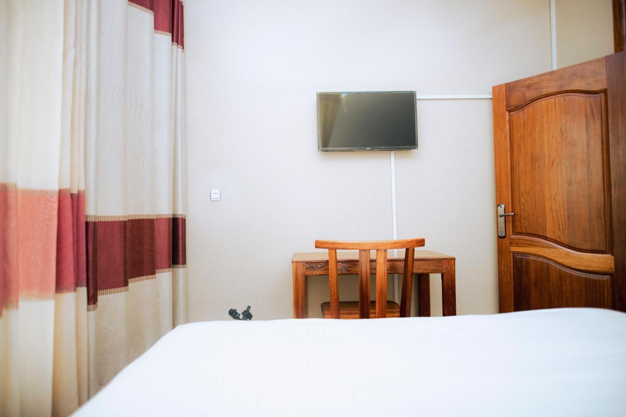 Peace Guest House Muhari エクステリア 写真